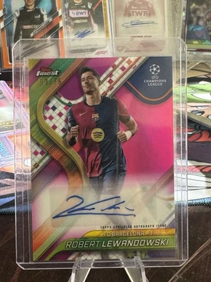 2024-25 Topps Finest UEFA Autographs Robert Lewandowski #BA-LW Magenta /75 - Bild 1 von 2