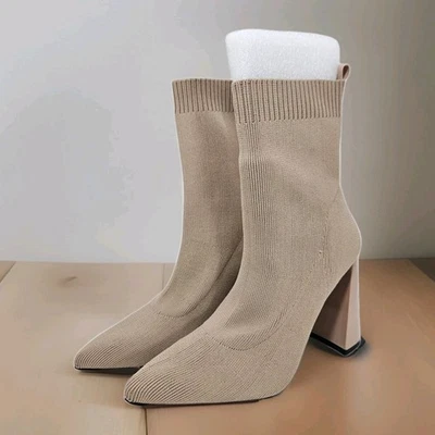 Nuevo botín calcetín Cape Robbin Faina nude, para mujer talla 6, tacones, punta puntiaguda, botas Foto 1 de 4