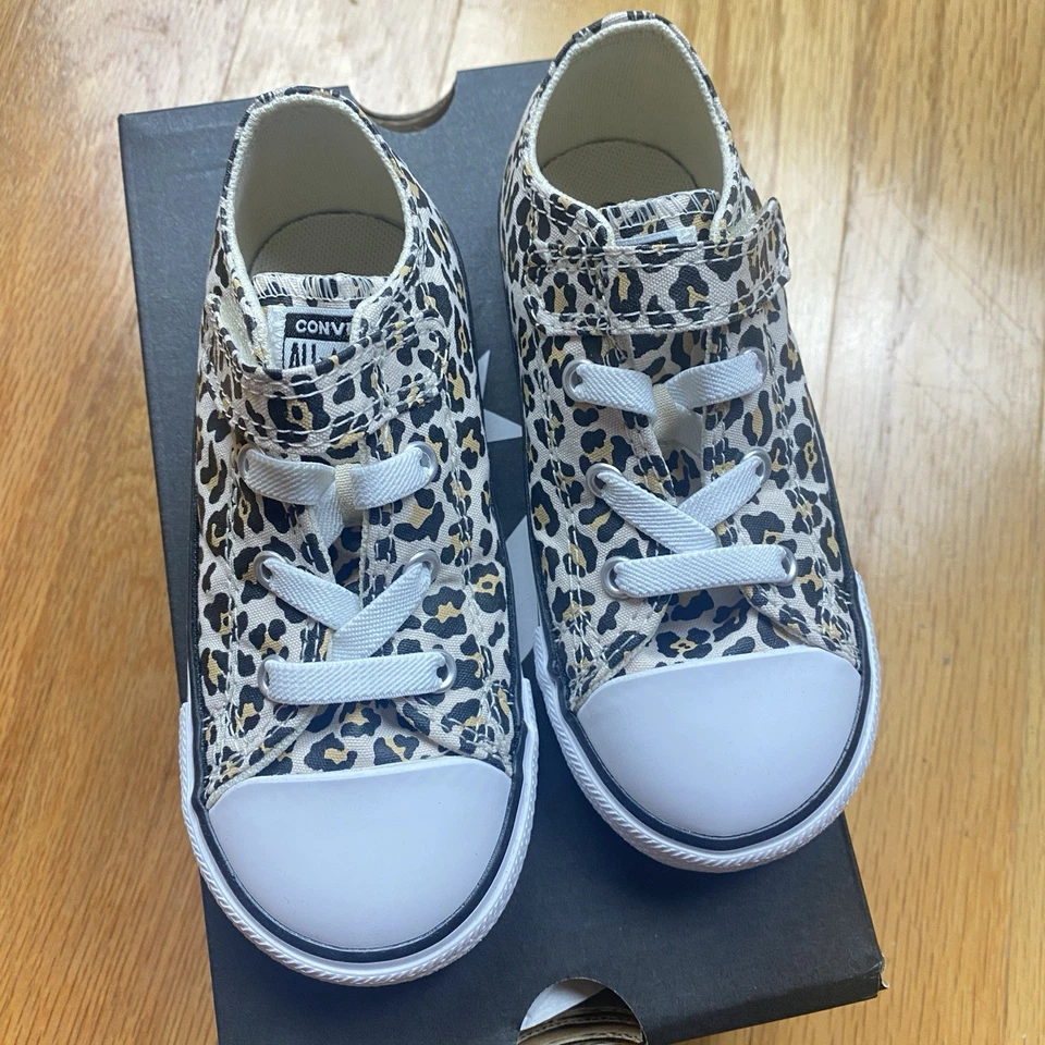 Zapatillas deportivas Converse para niñas pequeñas con estampado de leopardo 766298F talla 9 Foto 1 de 4
