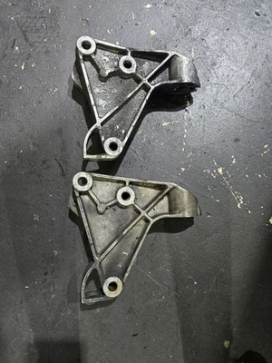 SAAB OG 9-3 SOPORTE DE MONTAJE DE MOTOR TRANS MONTAJE CAJA DE CAMBIOS 4624524 4671491 Foto 1 de 3