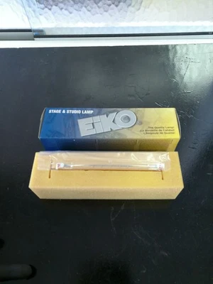 Lámpara de escenario y estudio EIKO 120V1000W (precio de venta sugerido por el fabricante) $18,99 - Nueva, stock antiguo Foto 1 de 2