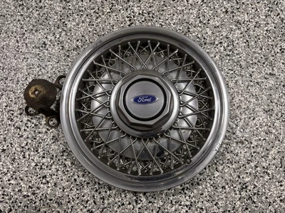 "Uno tapacubos de cable Ford Crown Victoria 1988-1991 15"" con soporte de montaje" Foto 1 de 4