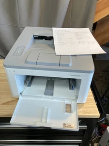 Impresora láser monocromática para grupos de trabajo HP LaserJet Pro M118dw - Imagen 1 de 7