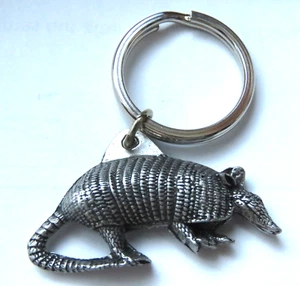 Armadillo Keychain Vintage - Picture 1 of 2