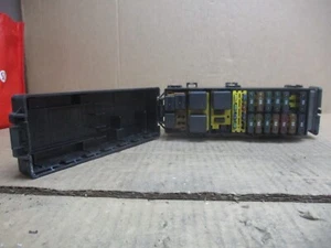 97 1997 Ford Explorer Engine Fuse Box Relay Junction Block Panel Compartment - Picture 1 of 8