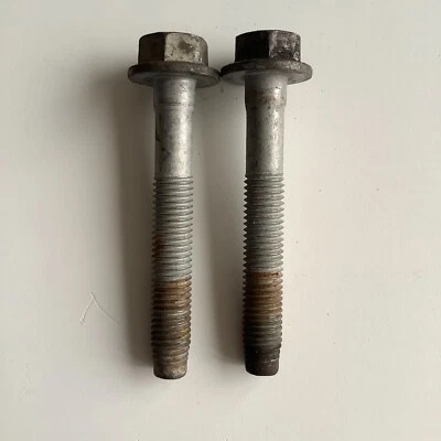 Pontiac Solstice (2) 2006-10 brazo de control superior delantero perno de montaje OEM pieza usada Foto 1 de 2