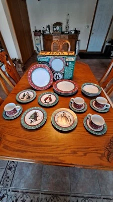 Juego de vajilla de 20 piezas Sakura de colección 1998 Debbie Mumm Christmas Penguins Foto 1 de 4