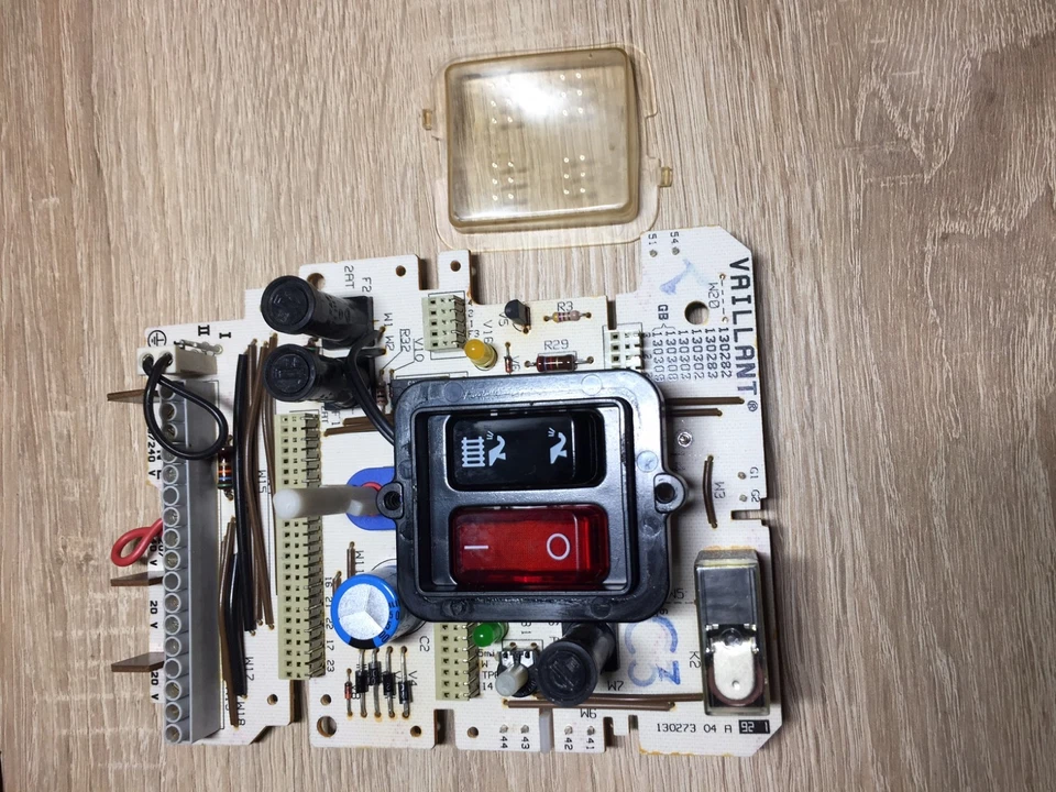 Vaillant 130312 Leiterplatte  VCW 180-280E (Hybrid) Gebraucht K117  - Bild 1 von 1