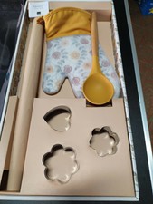 set cucina per dolci THUN con guantone, mattarello, formine, cucchiaione