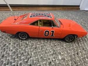 Danbury Mint 1:24 The General Lee - Picture 1 of 9
