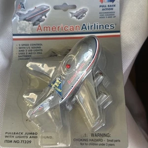 AMERICAN AIRLINES Toy Jet con Luces y Sonido Nuevo Antiguo Stock Nuevo de Lote Antiguo Daron TT329 - Imagen 1 de 5