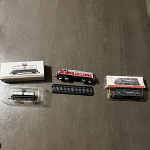 Vintage Maisto On Track - Burlington Engine + 2 Small Southern Pacific -Lot Of 3 - Bild 1 von 11
