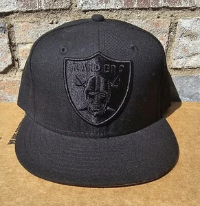 Oakland Raiders Blackout eng anliegende Mütze - Bild 1 von 8