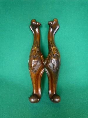 Patas de sillón talladas antiguas Foto 1 de 4