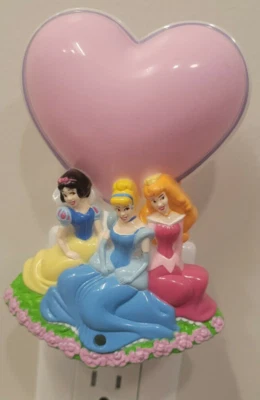 Disney Princesses night light Snow White Cinderella Sleeping Beauty Excellent - Image 1 of 4