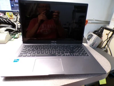 ASUS VivoBook R565EA 15.6" FHD Touchscreen i5-1135G7 8GB 256GB SSD #2943 - Image 1 of 4