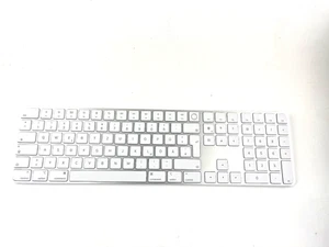 Apple Magic Keyboard A2520 Touch ID Numeric Keypad USB-c Cable Silver German - Afbeelding 1 van 2