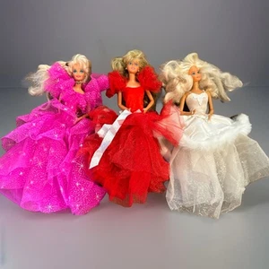 Lote De 3 De Colección Barbie Vacaciones Años 90 Rosa Rojo Blanco Sin Zapatos - Imagen 1 de 24