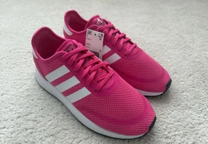 Sneakers Adidas da donna nuove con etichette N-5923 rosa caldo taglia US 7J regolari taglia US 9 - Foto 1 di 9
