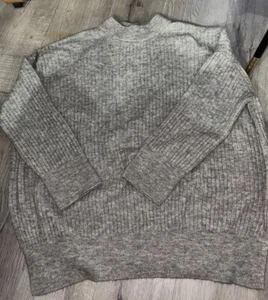 H&M Damenpullover Größe Large Übergröße grauer Pullover mit hohem Ausschnitt Perlenkragen - Bild 1 von 7