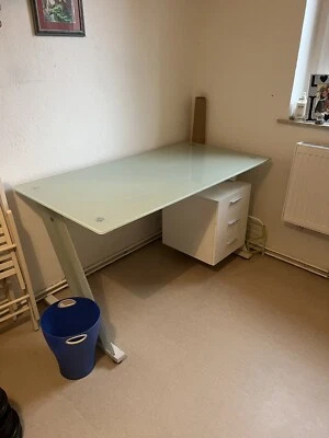 Schreibtisch - Bild 1 von 2