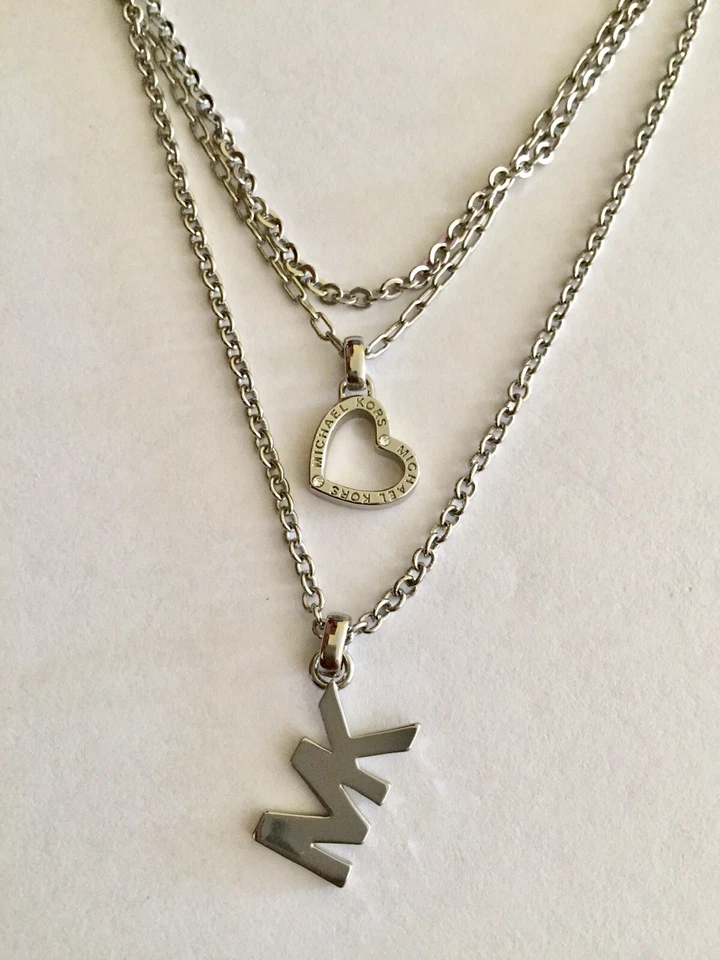 NUEVO CON ETIQUETAS MK Logo Corazón Collares Colgantes Envío Gratis Foto 1 de 4