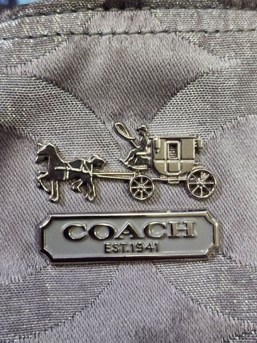 Borsa Coach vintage in grigio argento. U buone condizioni.
