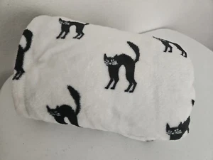 Target Hyde And Eek Halloween Ebony Cat Throw Blanket Black White - Picture 1 of 5