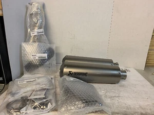 NEW Indian High Mount Slip-On Exhaust By Akrapovic 2883519 - Picture 1 of 3