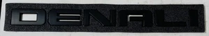 (1) NEW GMC DENALI BLACK LETTERING NAMEPLATE LOGO EMBLEM - Bild 1 von 2