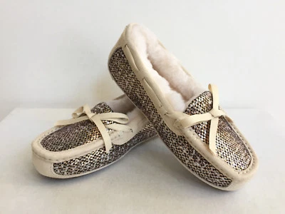 ZAPATILLAS UGG SYMONA VOLANTES METÁLICAS BRONCE FORRADAS PIEL DE OVEJA EE. UU. 7 / UE 38 / REINO UNIDO 5,5  Foto 1 de 4