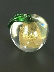 Pisapapeles Apple cristal transparente con vástago verde diseño dorado interior 3,5" profesor - Imagen 1 de 9