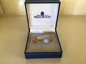 WEDGWOOD - Jaspis - blau - ""Cutty Sark"" - Versand - Krawattennadel/Clip - verpackt. - Bild 1 von 4