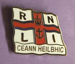 Ceann Heilbhic (Helvick Head) RNLI R N L I Lifeboat Charity Flag Pin Badge - Picture 1 of 2