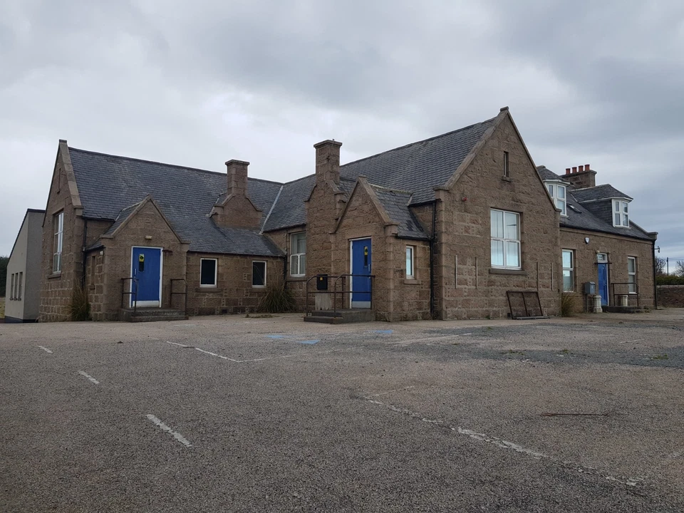 Longhaven Castle – Former School with Full Planning for Residential Conversion - Image 1 of 4