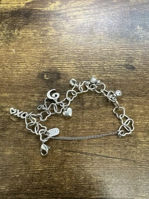 Brazalete James Avery de plata esterlina con eslabones de corazón con 7 dijes James Avery Foto 1 de 4