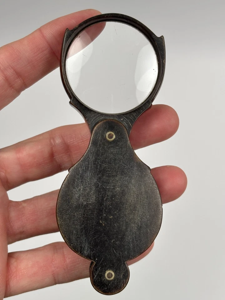 Ancienne Loupe de poche pliante XIXe en Corne - Photo 1/4