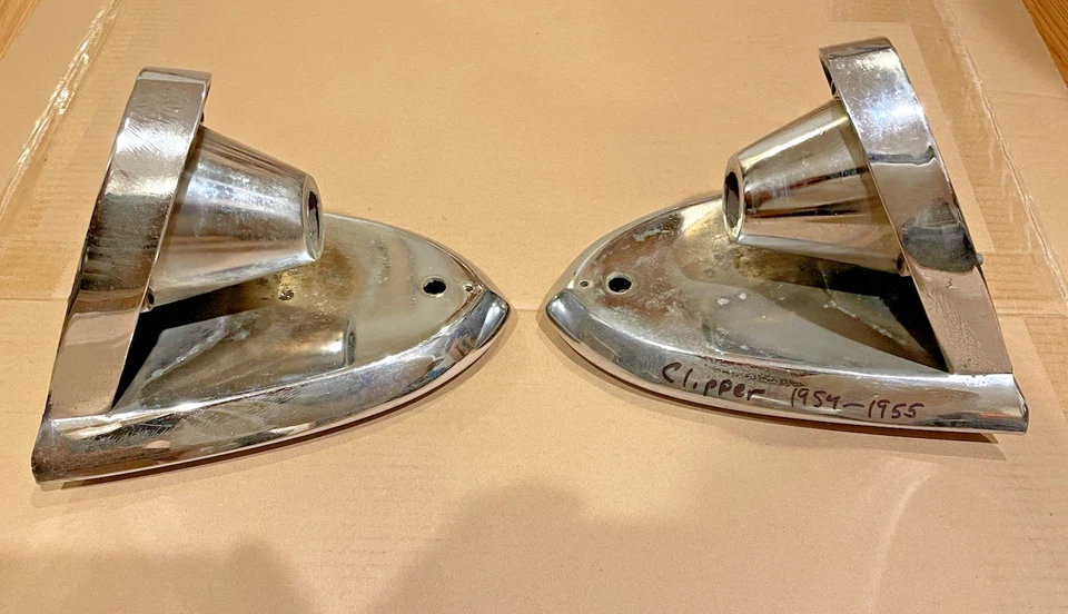 Par de carcasas traseras Packard Clipper 1954-1955 calidad conductor Foto 1 de 4