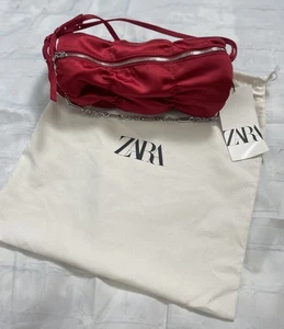 Zara Umhängetasche rot Satin mit Raffung brandneu mit Etikett 6600 - Bild 1 von 11
