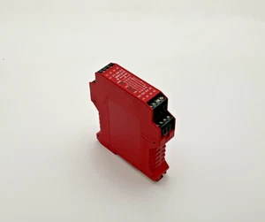 Relé de seguridad Allen Bradley 440R-N23132 GuardMaster 24 V CA/CC MSR127TP (TSC) - Imagen 1 de 5