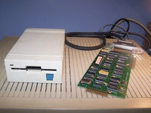 Unidad de disquete externa IBM 4865 720K y tarjeta controladora de 8 buit - Venta inmobiliaria - Imagen 1 de 4