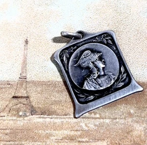 Pendendif Medaille Journal l'intransigeant Art nouveau 1900 JO 2024 Paris - Picture 1 of 5