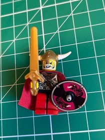 Viking King 7019 Gold Helmet Red Cape Vikings Castle LEGO&reg; Minifigure