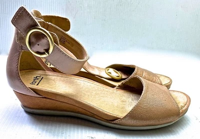 EARTH HERA MUJER NUDE/NUDE CUERO TOSTADO CORREAS CUÑAS TALLA 9,5 M EN MUY BUEN ESTADO+ Foto 1 de 4