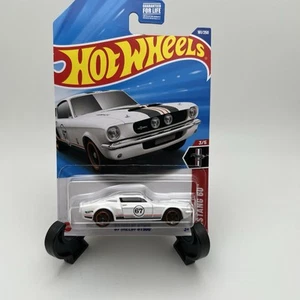 2025 Hot Wheels '67 Shelby GT500 Mustang '60 White Car 1/64 Toy Vehicle NEW - Bild 1 von 6