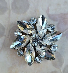 Magnetic Brooch, Pinwheel Clear Crystal. Equestrian brooch. Magnetic clasp pin. - Picture 1 of 3