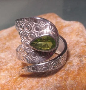 925 silver green peridot wrap coil ring UK P/US 7.75. Gift bag. - Picture 1 of 4