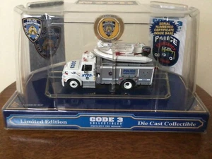 Code 3 - NYPD International / Saulsbury Emergency Services Unit 1:64 scale - Picture 1 of 4