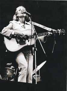 Joni Mitchell, On Stage, 1974 - Miniature Poster & Card Frame