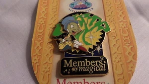 DISNEY SAMMLER PIN- PENSIONIERT- MITGLIEDER SIND MAGISCH- HOLIDAY CLUB PIN- NEUWERTIG- H41 - Bild 1 von 3